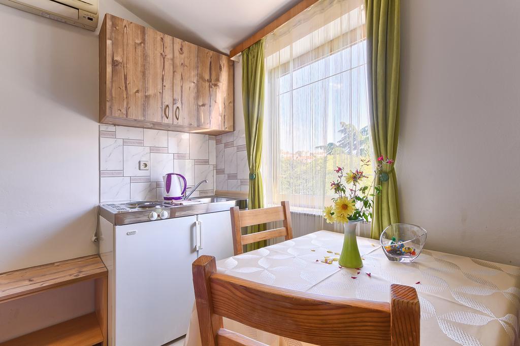 Apartments Ljiljana Пула Екстер'єр фото