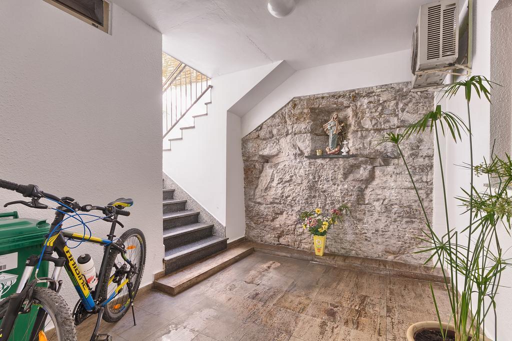 Apartments Ljiljana Пула Екстер'єр фото